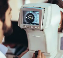 日照验光师培训学校分享冷敷或热敷眼睛可以去除视疲劳延缓度数增长？